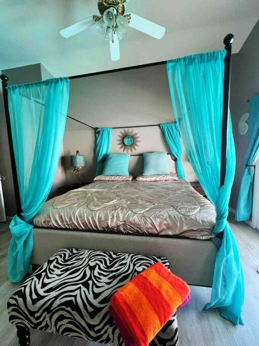 Amazing Heated Pool And Private Hot Tub 3Br In Heart Of Lv Villa Las Vegas Ngoại thất bức ảnh