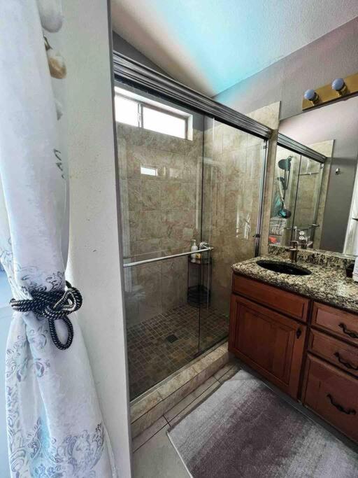 Amazing Heated Pool And Private Hot Tub 3Br In Heart Of Lv Villa Las Vegas Ngoại thất bức ảnh